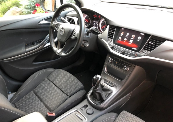 Opel Astra cena 45000 przebieg: 145000, rok produkcji 2018 z Jawor małe 497